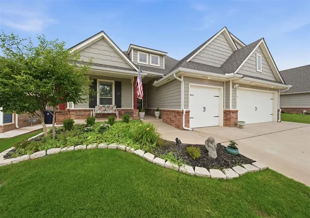 Photo 2 of Single family home for sale at 9208 Nw 90th Street, Yukon, OK 73099 | MLS# 1233376 | Listing updated on 2026-09-30
