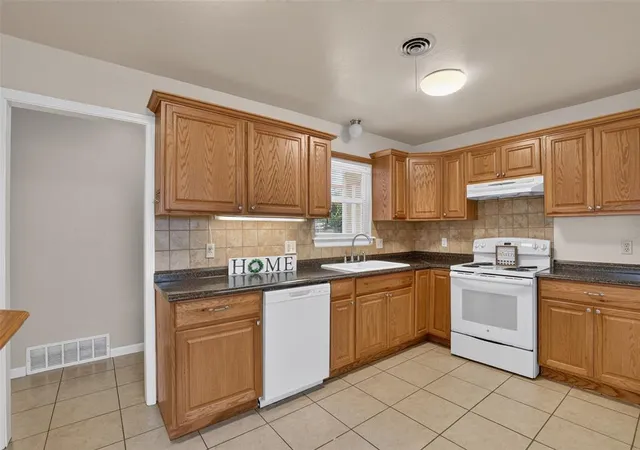 Homes for sale in Del City, OK | 820 S Scott St, Del City, OK 73115 | MLS# 1233377