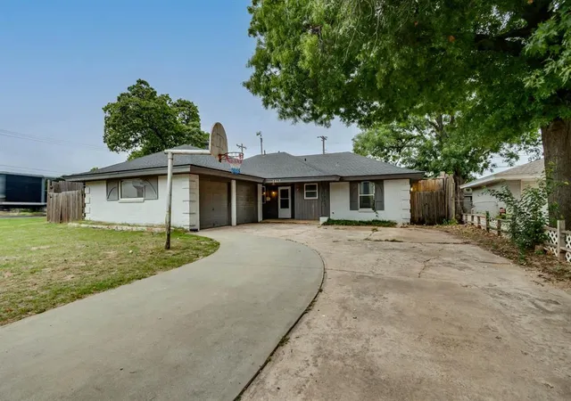 Homes for sale in Bethany, OK | 7017 Nw 28th St, Bethany, OK 73008 | MLS# 1233383