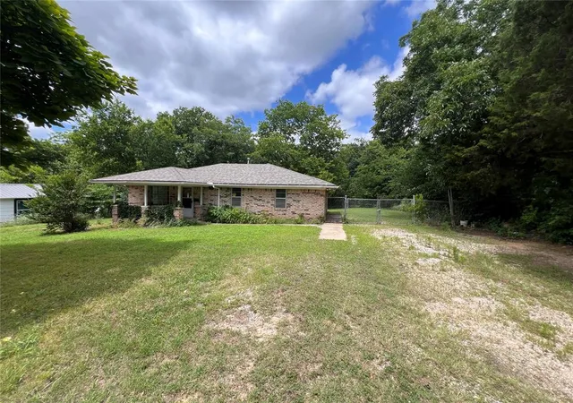 Homes for sale in Seminole, OK | 1209 Jefferson St, Seminole, OK 74868 | MLS# 1233390