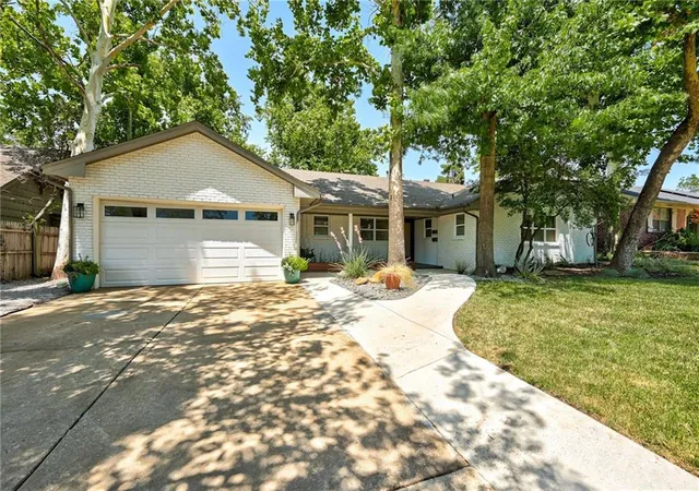 Photo 3 of Single family home for sale at 2105 Nw 59th Place, Oklahoma City, OK 73112 | MLS# 1233401 | Listing updated on 2026-06-30