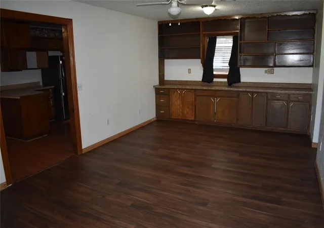 3rd image of 428 S 8Th St, Yukon, OK 73099 | MLS# 1233457