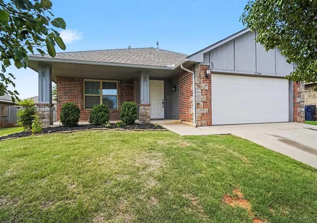Single family home for sale at 11304 NW 99th Street, Yukon, OK 73099 | MLS# 1233462