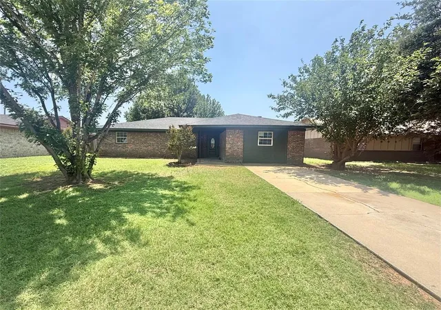 Homes for sale in Altus, OK | 608 Libra St, Altus, OK 73521 | MLS# 1233477
