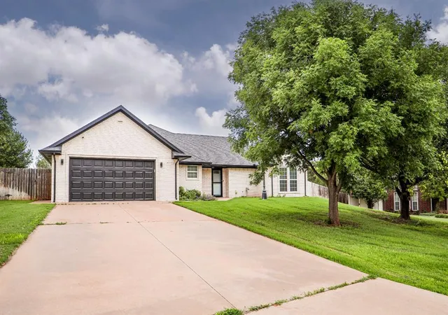 Homes for sale in Sayre, OK | 6 S Covey St, Sayre, OK 73662 | MLS# 1233499