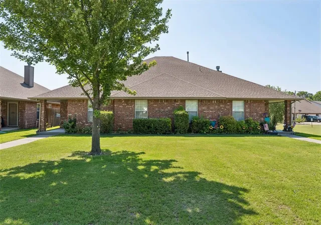 Homes for sale in Yukon, OK | 400 N Willowood Dr #400 and 402, Yukon, OK 73099 | MLS# 1233500