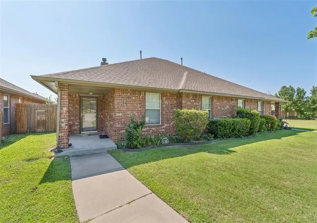 Homes for sale in Yukon, OK | 400 N Willowood Dr #400 and 402, Yukon, OK 73099 | MLS# 1233500