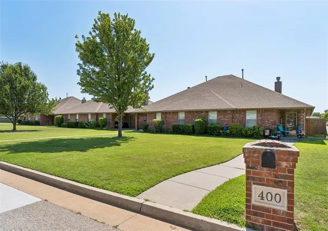 Homes for sale in Yukon, OK | 400 N Willowood Dr #400 and 402, Yukon, OK 73099 | MLS# 1233500