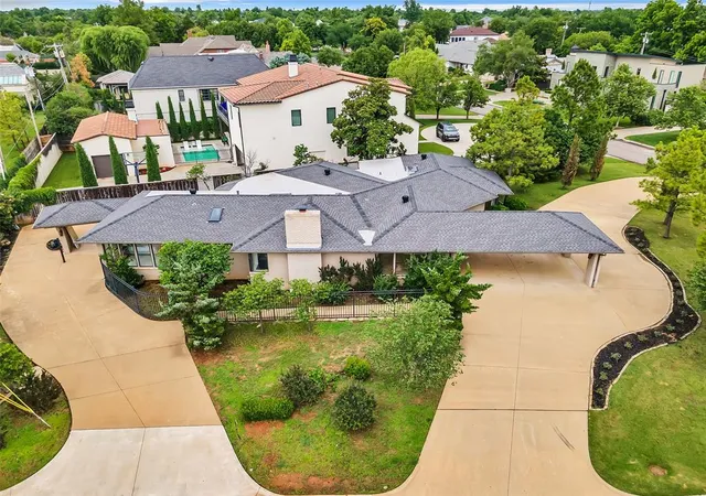 Homes for sale in Nichols Hills, OK | 6601 Avondale Dr, Nichols Hills, OK 73116 | MLS# 1233501