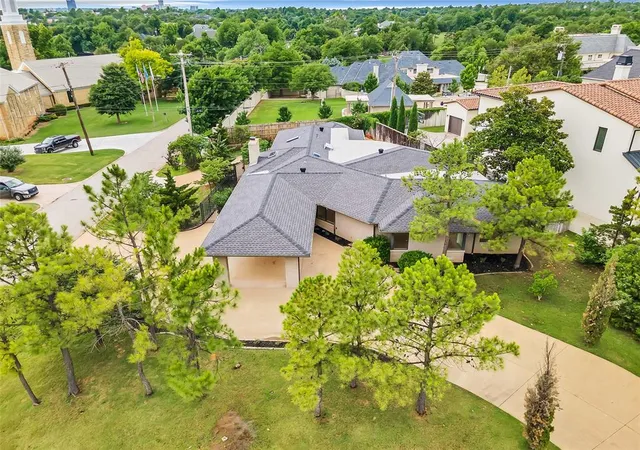Homes for sale in Nichols Hills, OK | 6601 Avondale Dr, Nichols Hills, OK 73116 | MLS# 1233501