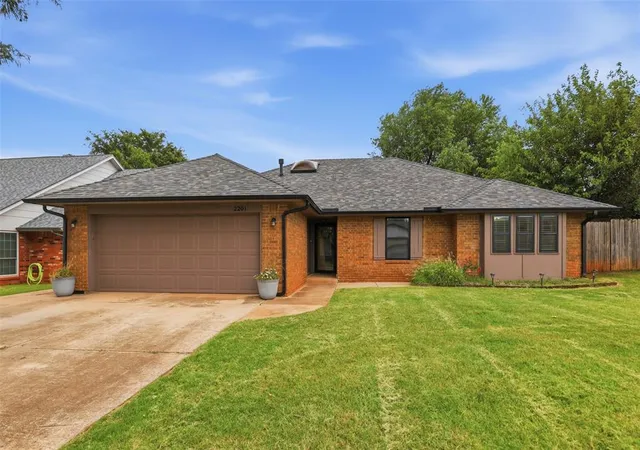 2nd image of 2201 Summer Way Ln, Edmond, OK 73013 | MLS# 1233513
