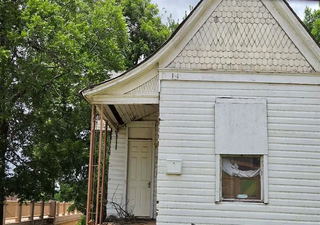 4th image of 301 N 1st St, Guthrie, OK 73044 | MLS# 1233535