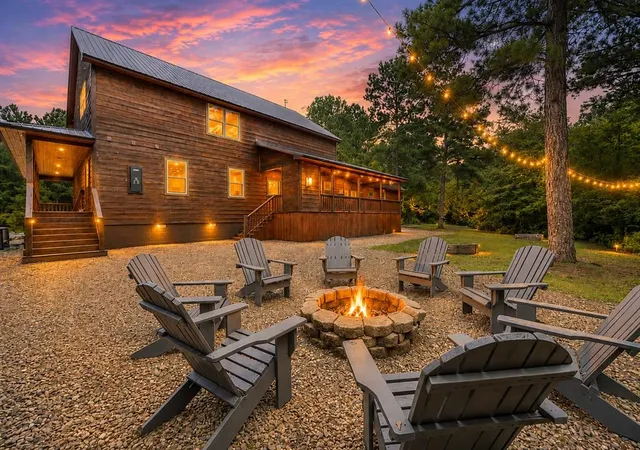 2nd image of 957 Pine Hills Rd, Broken Bow, OK 74728 | MLS# 1233538