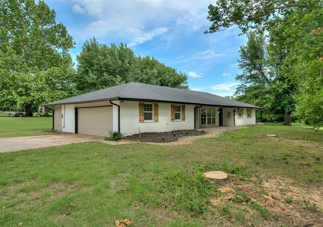3rd image of 859 S Morgan Rd, Blanchard, OK 73010 | MLS# 1233541