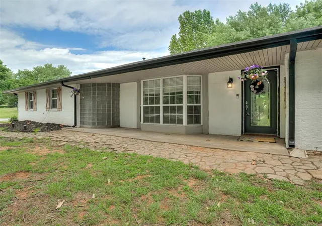 4th image of 859 S Morgan Rd, Blanchard, OK 73010 | MLS# 1233541