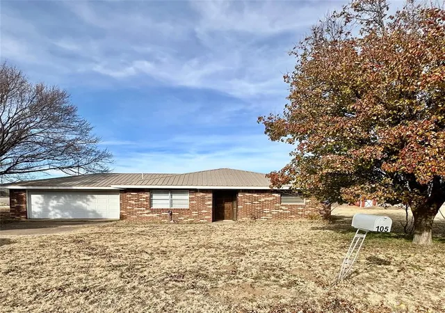 Homes for sale in Erick, OK | 105 Nw Boundry Rd, Erick, OK 73645 | MLS# 1233550