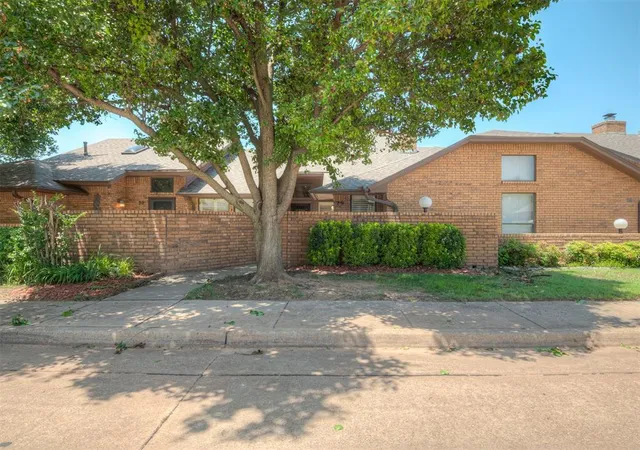 Homes for sale in Norman, OK | 1899 Saddleback Blvd #29, Norman, OK 73072 | MLS# 1233557