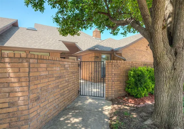 Homes for sale in Norman, OK | 1899 Saddleback Blvd #29, Norman, OK 73072 | MLS# 1233557