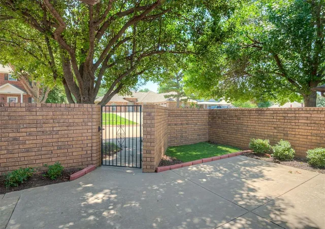 Homes for sale in Norman, OK | 1899 Saddleback Blvd #29, Norman, OK 73072 | MLS# 1233557