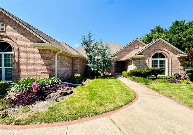 Homes for sale in Midwest City, OK | 9125 Whispering Oaks Dr, Midwest City, OK 73130 | MLS# 1233565