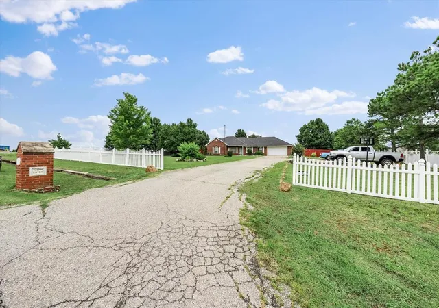 3rd image of 910796 S 3350 Rd, Wellston, OK 74881 | MLS# 1233567