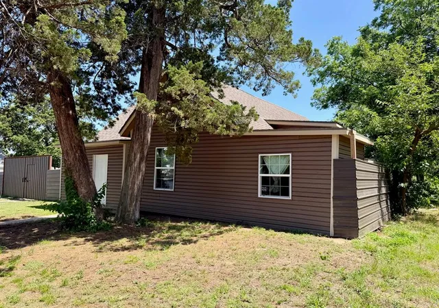 Photo 3 of Single family home for sale at 115 W Farrall St, Shawnee, OK 74801 | MLS# 1233576 | Listing updated on 2026-08-05
