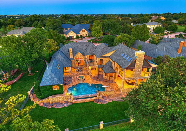 Photo 3 of Single family home for sale at 6401 Oak Tree Dr, Edmond, OK 73025 | MLS# 1233589 | Listing updated on 2026-06-23