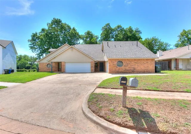 2nd image of 2808 Shoreridge Ave #2810, Norman, OK 73072 | MLS# 1233608