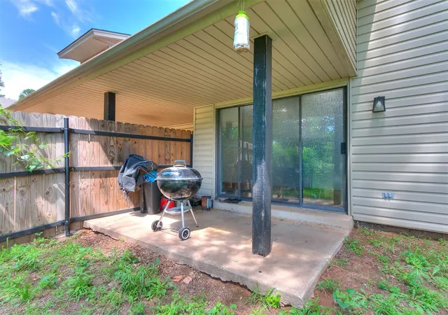 image of 2808 Shoreridge Ave, Norman, OK 73072
