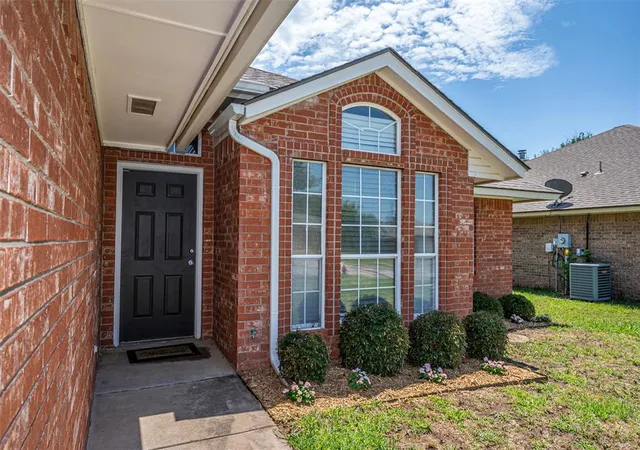 2nd image of 1713 Sumac Dr, Norman, OK 73071 | MLS# 1233610
