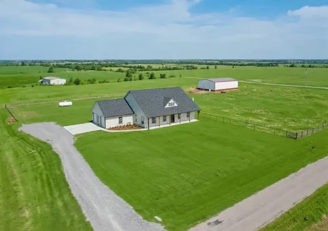 Homes for sale in Minco, OK | 610 County Street 2860 Street, Minco, OK 73059 | MLS# 1233629