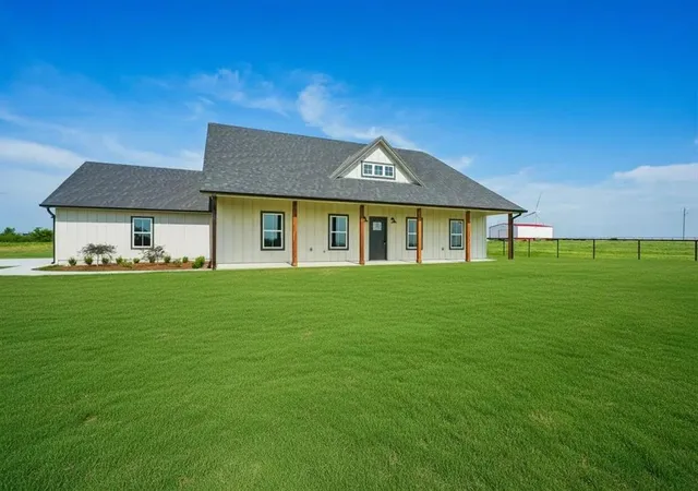 Homes for sale in Minco, OK | 610 County Street 2860 Street, Minco, OK 73059 | MLS# 1233629