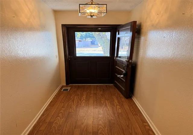 4th image of 203 Redbud St, Yukon, OK 73099 | MLS# 1233652