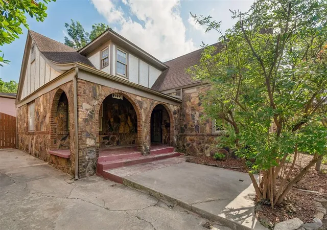 Photo 4 of Single family home for sale at 2124 NW 27th Street, Oklahoma City, OK 73107 | MLS# 1233666 | Listing updated on 2026-08-19