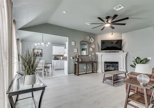 Photo 4 of Single family home for sale at 5610 Clearwater Dr, Oklahoma City, OK 73179 | MLS# 1233670 | Listing updated on 2026-08-29