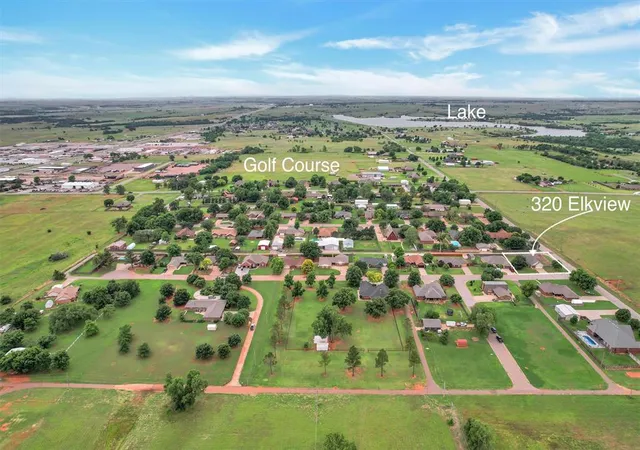Homes for sale in Elk City, OK | 320 Elkview Dr, Elk City, OK 73644 | MLS# 1233686