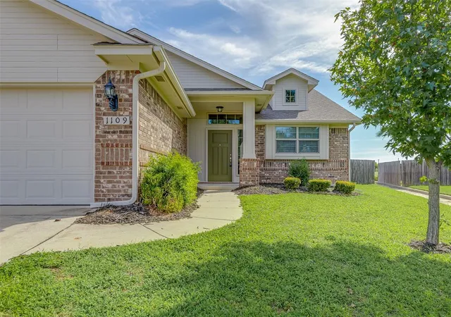 3rd image of 1109 Sw 160Th Ct, Oklahoma City, OK 73170 | MLS# 1233693