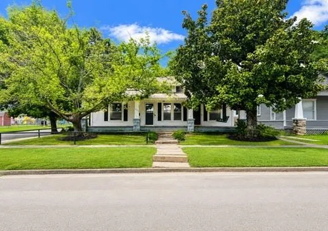 Homes for sale in Cushing, OK | 402 E Maple St, Cushing, OK 74023 | MLS# 1233711