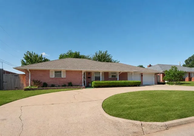 3rd image of 3404 Nw 44Th St, Oklahoma City, OK 73112 | MLS# 1233723