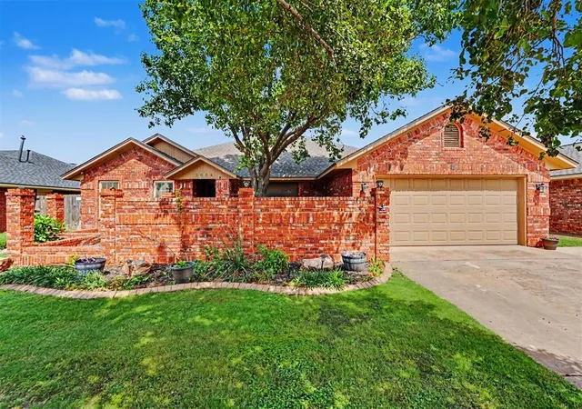 Homes for sale in Altus, OK | 3004 Mallard Ct, Altus, OK 73521 | MLS# 1233729
