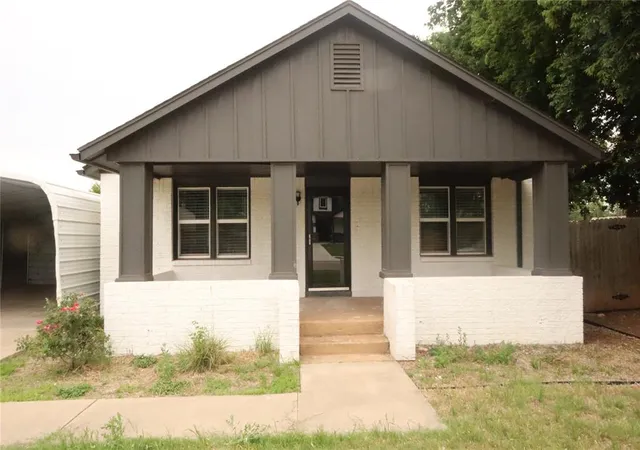 3rd image of 203 W Pine St, Tuttle, OK 73089 | MLS# 1233766
