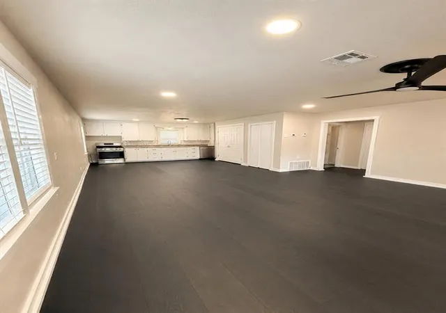4th image of 203 W Pine St, Tuttle, OK 73089 | MLS# 1233766