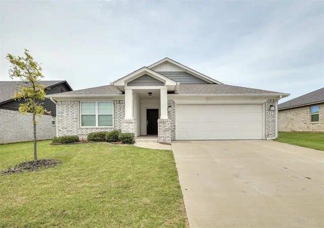 Homes for sale in Yukon, OK | 405 Nest Dr, Yukon, OK 73099 | MLS# 1233771