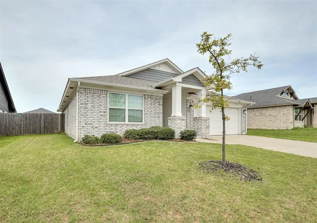 Homes for sale in Yukon, OK | 405 Nest Dr, Yukon, OK 73099 | MLS# 1233771