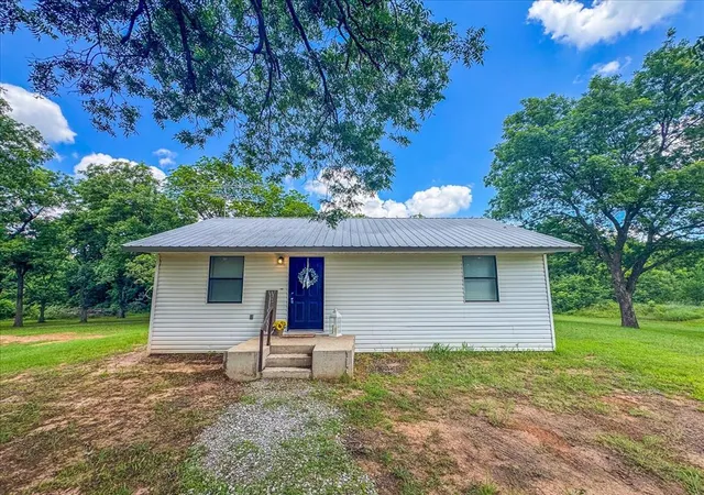 Homes for sale in Pauls Valley, OK | 33840 E County Road 1620, Pauls Valley, OK 73075 | MLS# 1233774