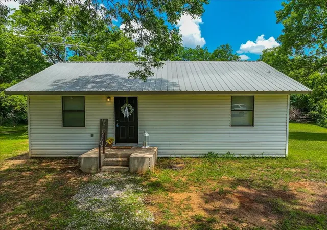 Homes for sale in Pauls Valley, OK | 33840 E County Road 1620, Pauls Valley, OK 73075 | MLS# 1233774