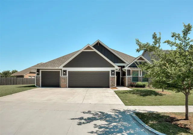 Photo 1 of Single family home for sale at 2309 Pueblos Rd, Edmond, OK 73012 | MLS# 1233782 | Listing updated on 2026-09-01