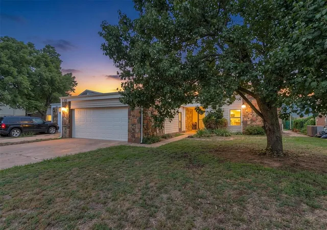 3rd image of 501 Se 34Th St, Moore, OK 73160 | MLS# 1233783