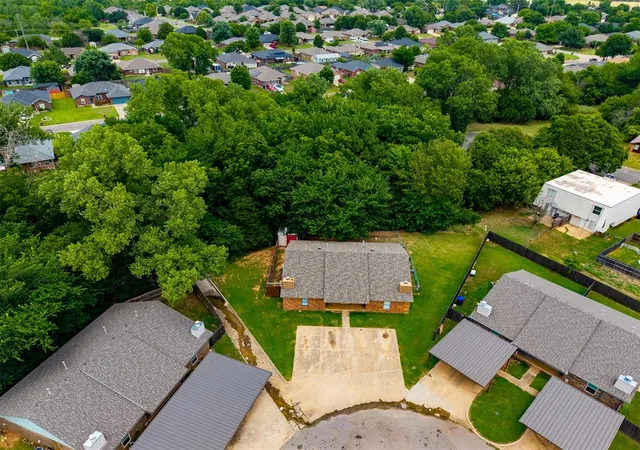 3rd image of 1017 Acacia Cir, Noble, OK 73068