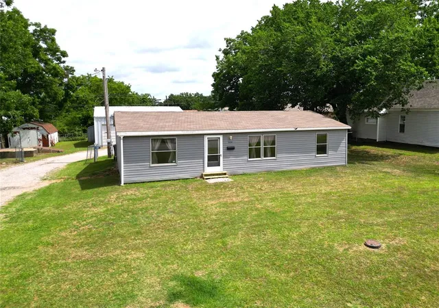 Homes for sale in Tecumseh, OK | 509 E Park St, Tecumseh, OK 74873 | MLS# 1233793